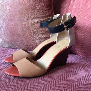 Nine West Wedges. Color-blocked. Size 10. EUC
